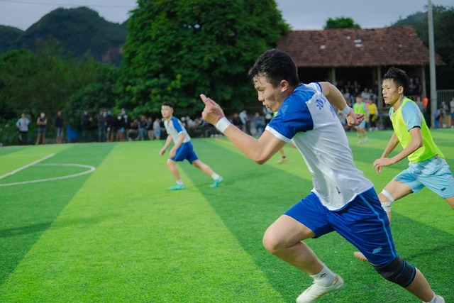 马卡报：孔德和琼阿梅尼，迈尼昂也参与到两人的国.